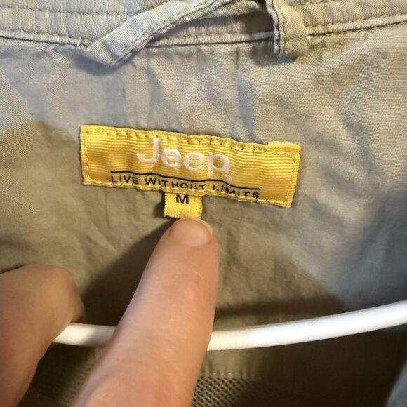 Jeep Men’s Medium Long Sleeve Shirt Button Down Lightweight Fishing Khaki - Picture 4 of 7